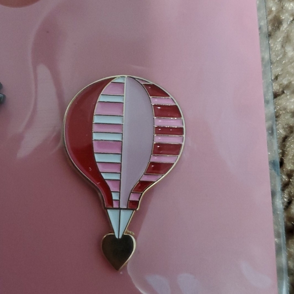 Heart pin🎁💝🏷 - Picture 4 of 7